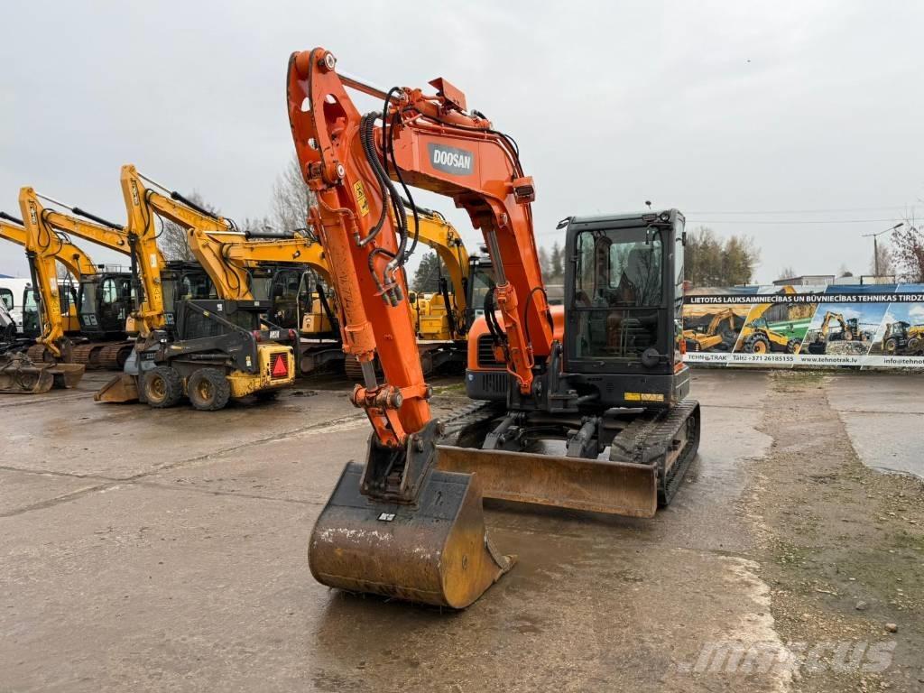 Doosan DX 85 R Средни екскаватори 7т - 12т