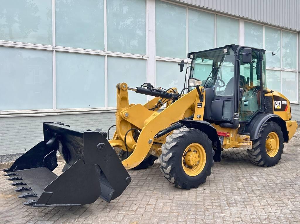 CAT 906 M    2016 Колесни товарачи