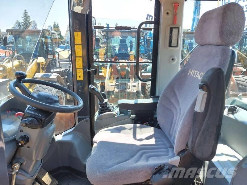 Hitachi ZW 250-6 Колесни товарачи