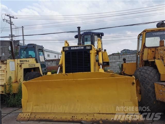 Komatsu D85-21 Верижни булдозери
