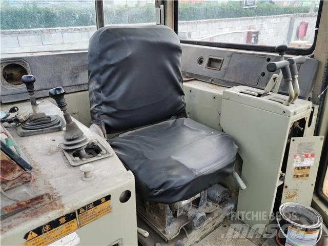 Komatsu D85-21 Верижни булдозери
