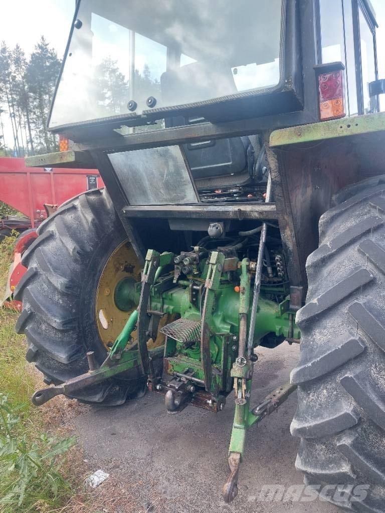 John Deere 2040 Трактори