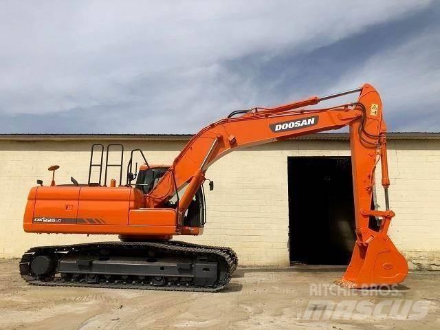 Doosan DX 225 Верижен екскаватор