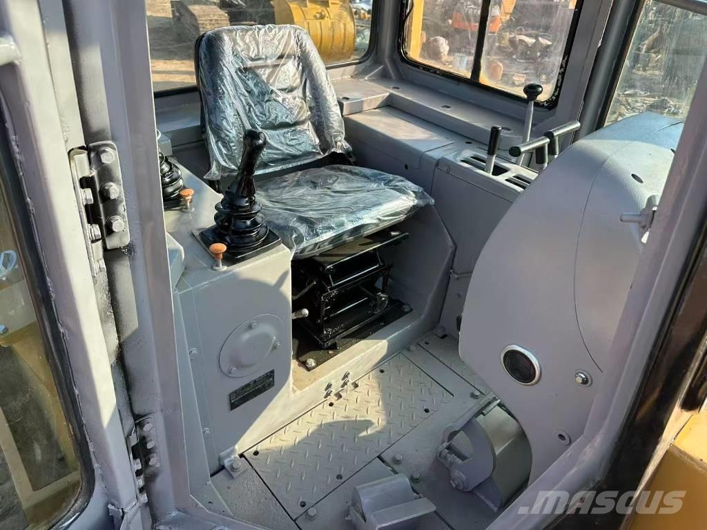 CAT D6G Верижни булдозери
