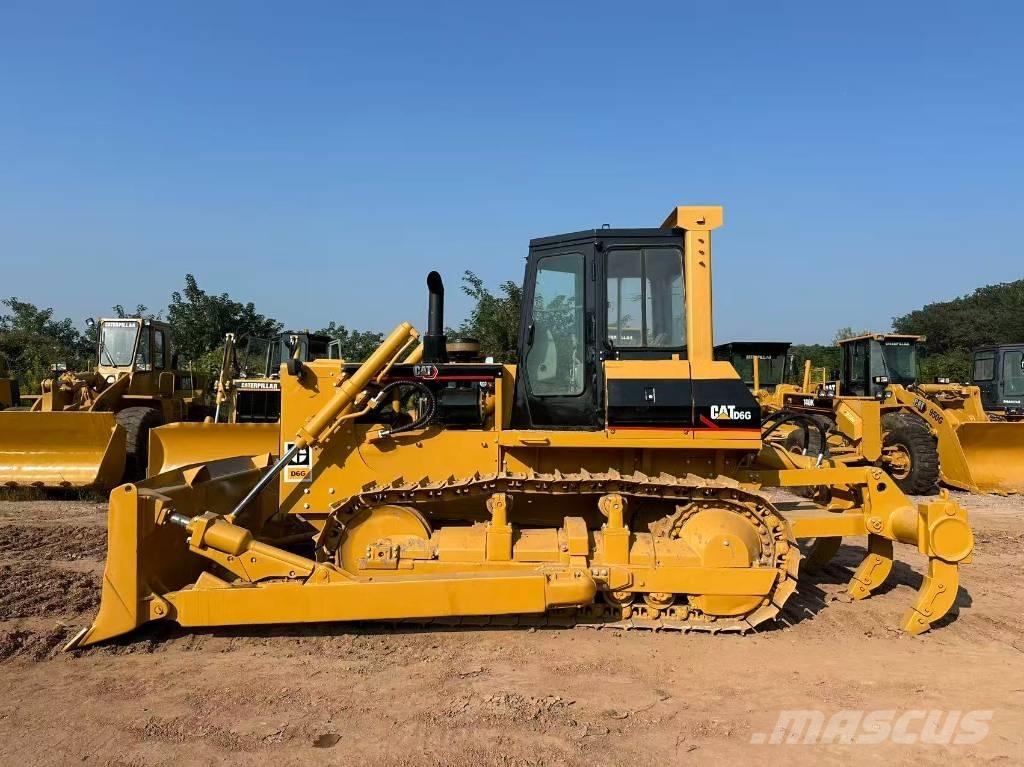 CAT D6G Верижни булдозери
