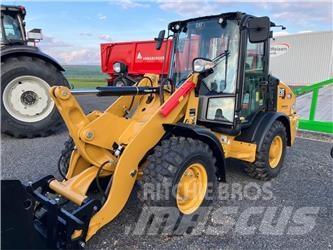 CAT 906 Колесни товарачи