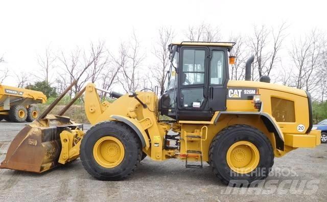 CAT 926M Колесни товарачи