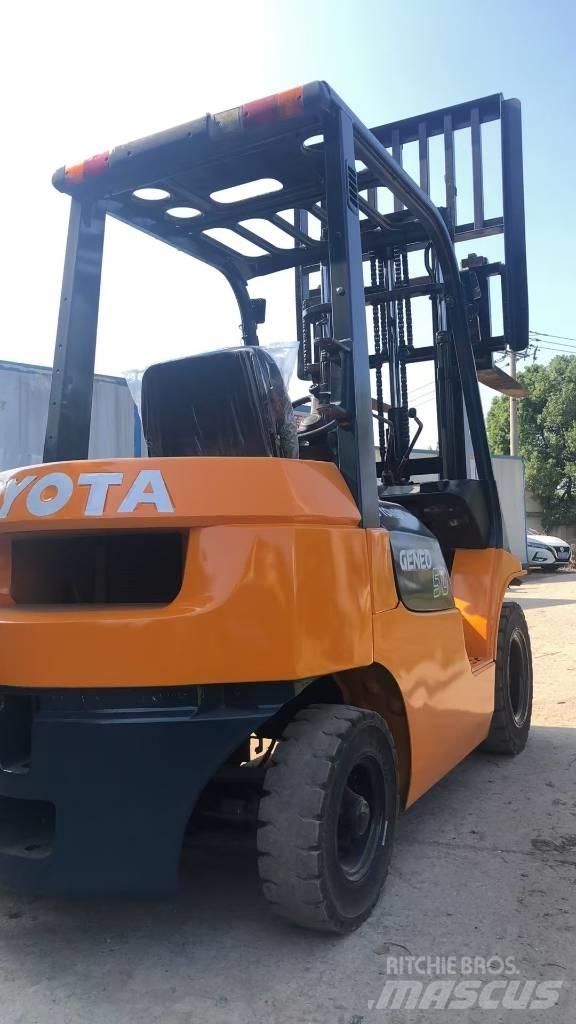 Toyota FD 50 Дизелови камиони