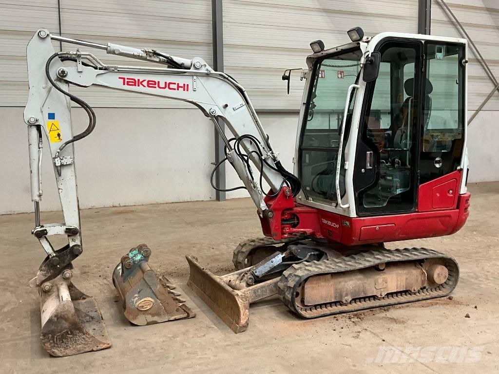 Takeuchi TB 230 Мини екскаватори < 7 т