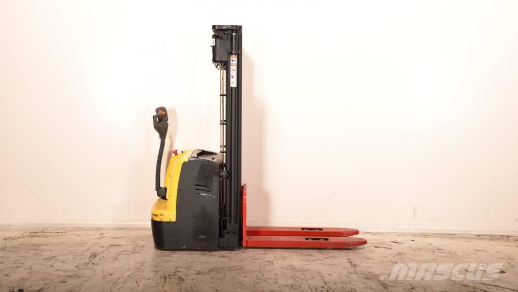 Hyster S1.5UT-24 Колички високоповдигачи с теглич
