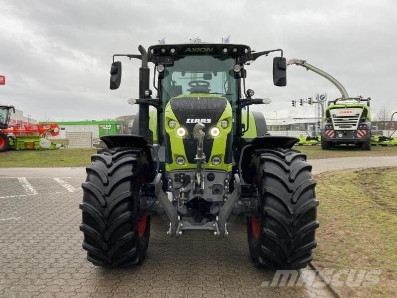 CLAAS AXION 870 Трактори