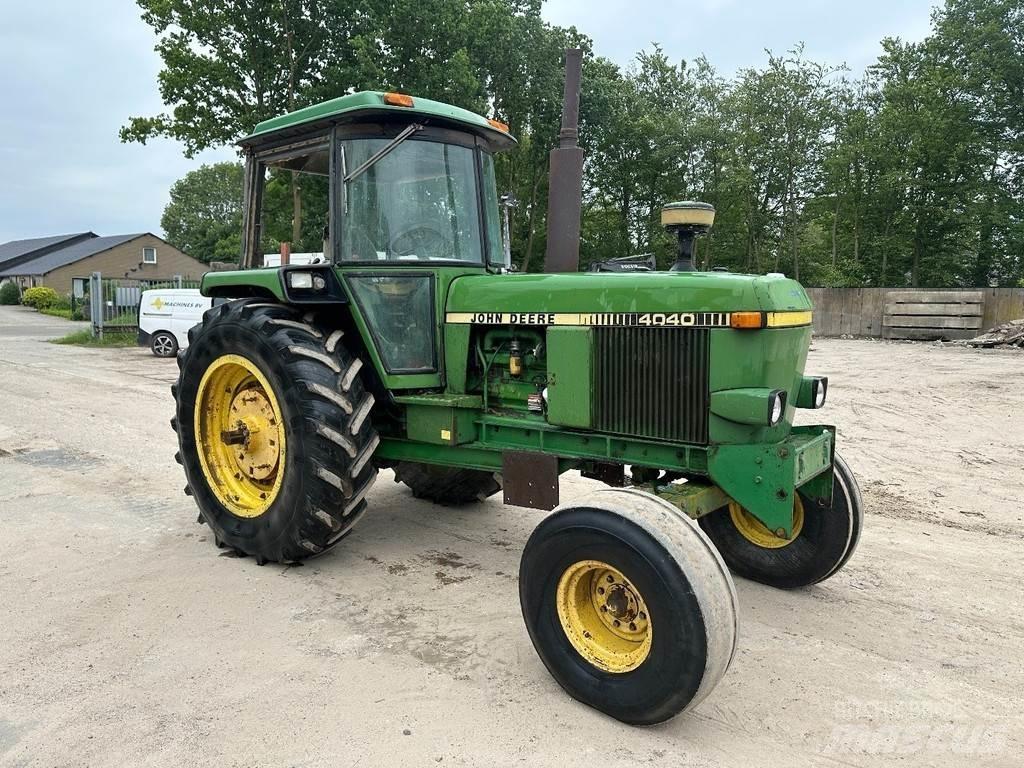 John Deere 4040 Трактори