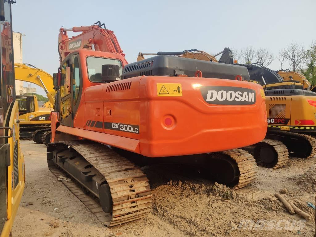 Doosan dx300 Верижен екскаватор