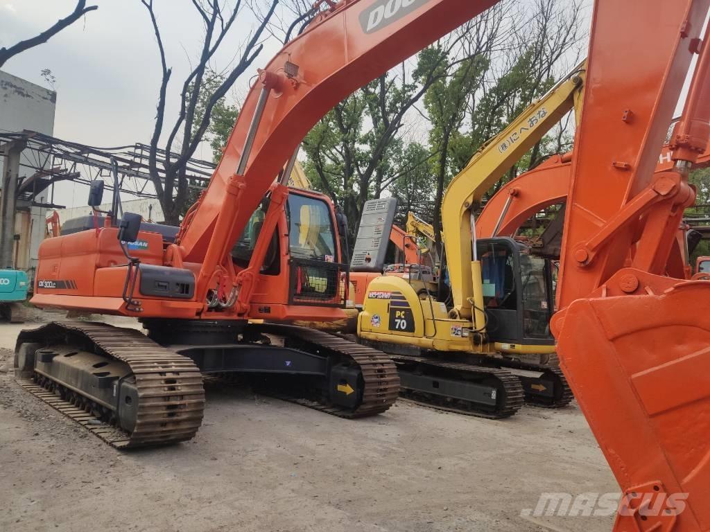 Doosan dx300 Верижен екскаватор