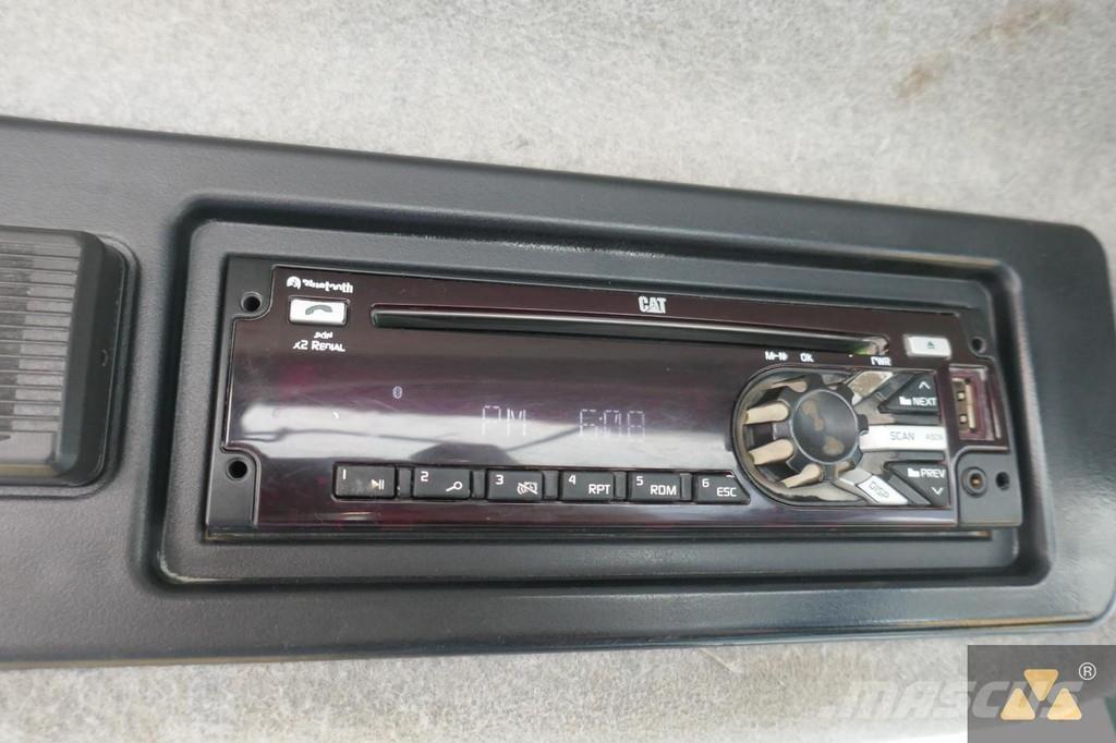 CAT 980M Колесни товарачи