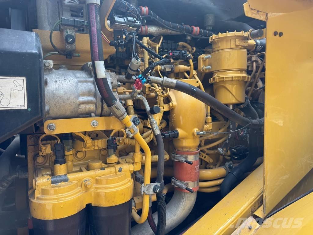 CAT 966 M Колесни товарачи