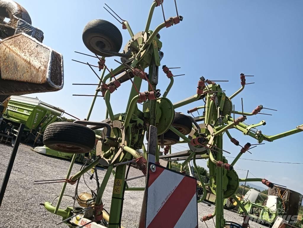CLAAS Volto 900 T Гребла и сенообръщачки