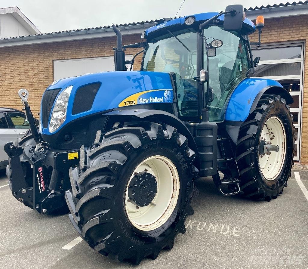 New Holland T 7030 Трактори