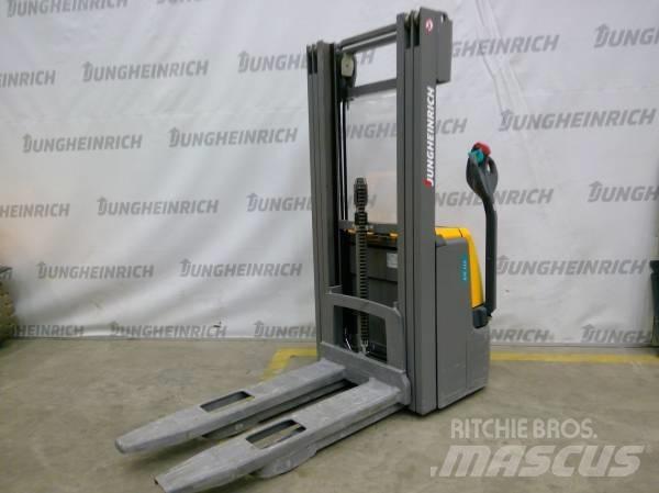 Jungheinrich EJC 112 Колички високоповдигачи с теглич