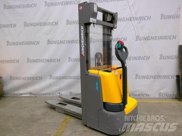 Jungheinrich EJC 112 Колички високоповдигачи с теглич