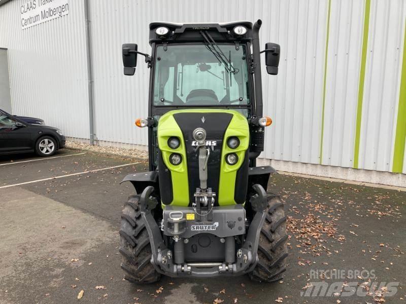 CLAAS NEXOS 240 M Трактори