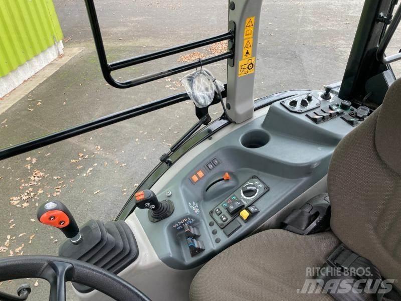 CLAAS NEXOS 240 M Трактори