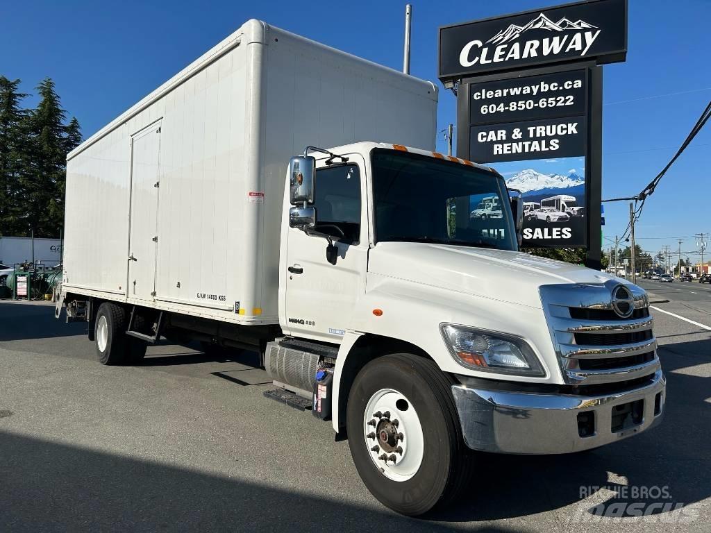 Hino 338 Товарни камиони за напитки