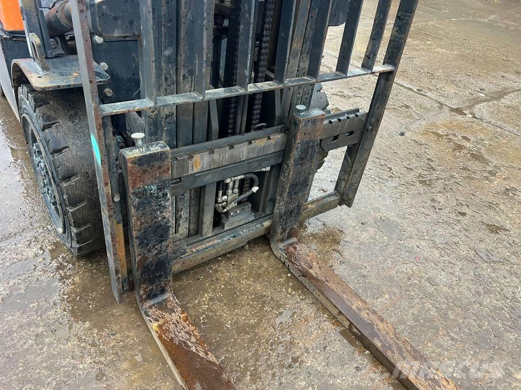 Doosan D 30 GP Дизелови камиони