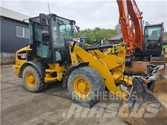 CAT 907M Колесни товарачи
