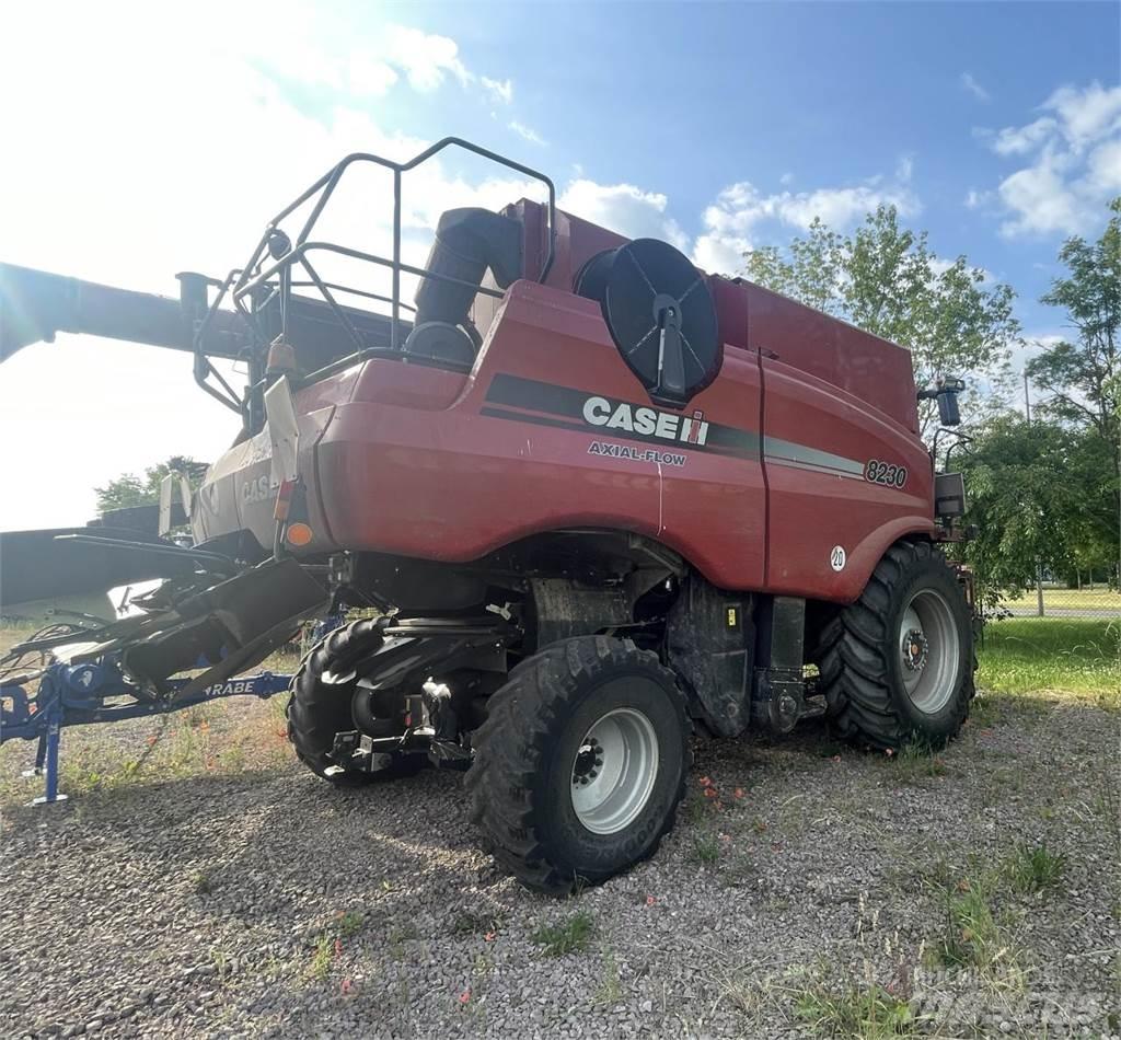 Case IH 8230 AF Комбайни
