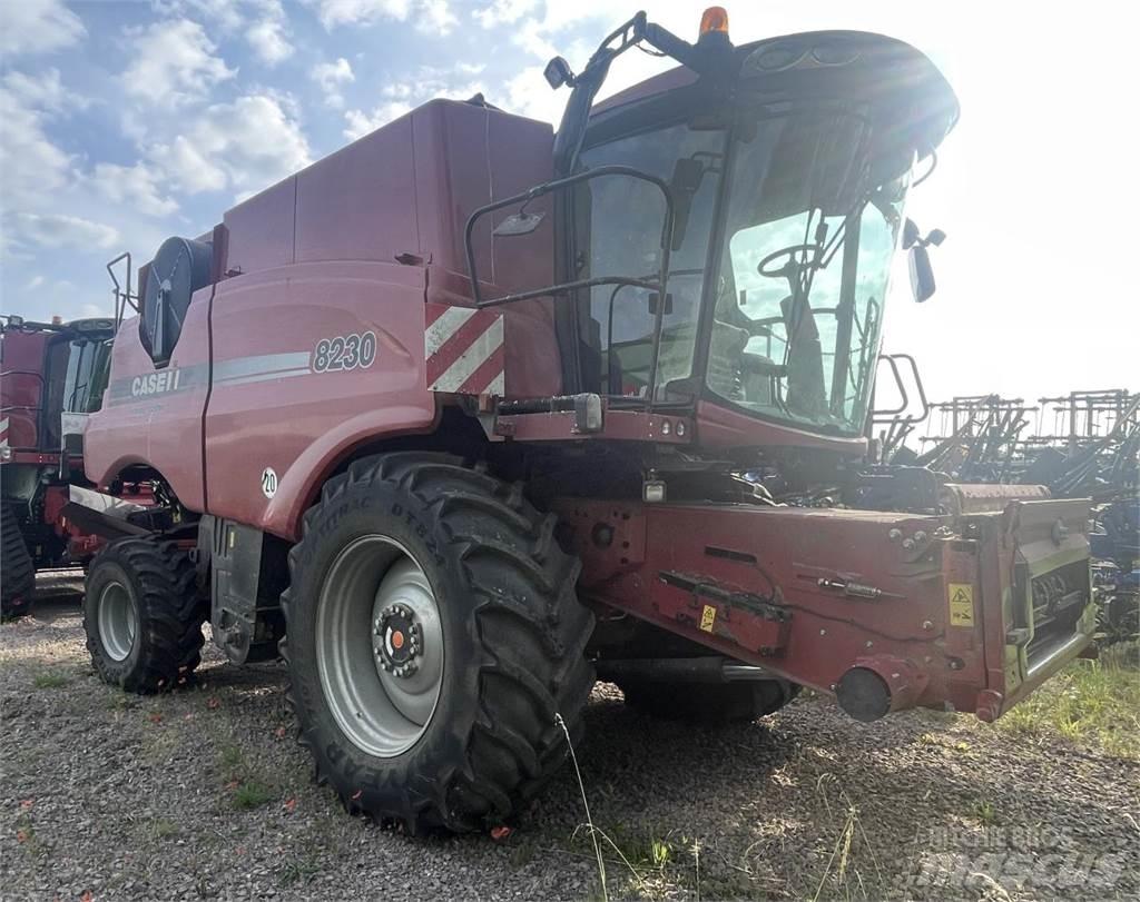Case IH 8230 AF Комбайни