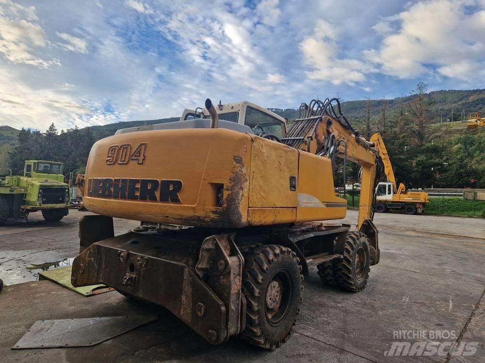 Liebherr A904C Колесни екскаватори