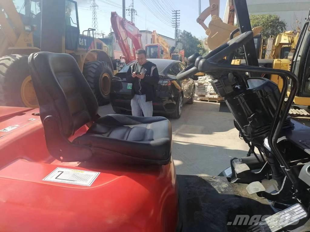 Toyota FD 30 Дизелови камиони