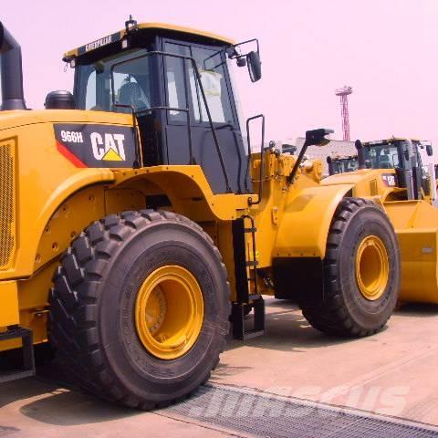 CAT 966H Колесни товарачи
