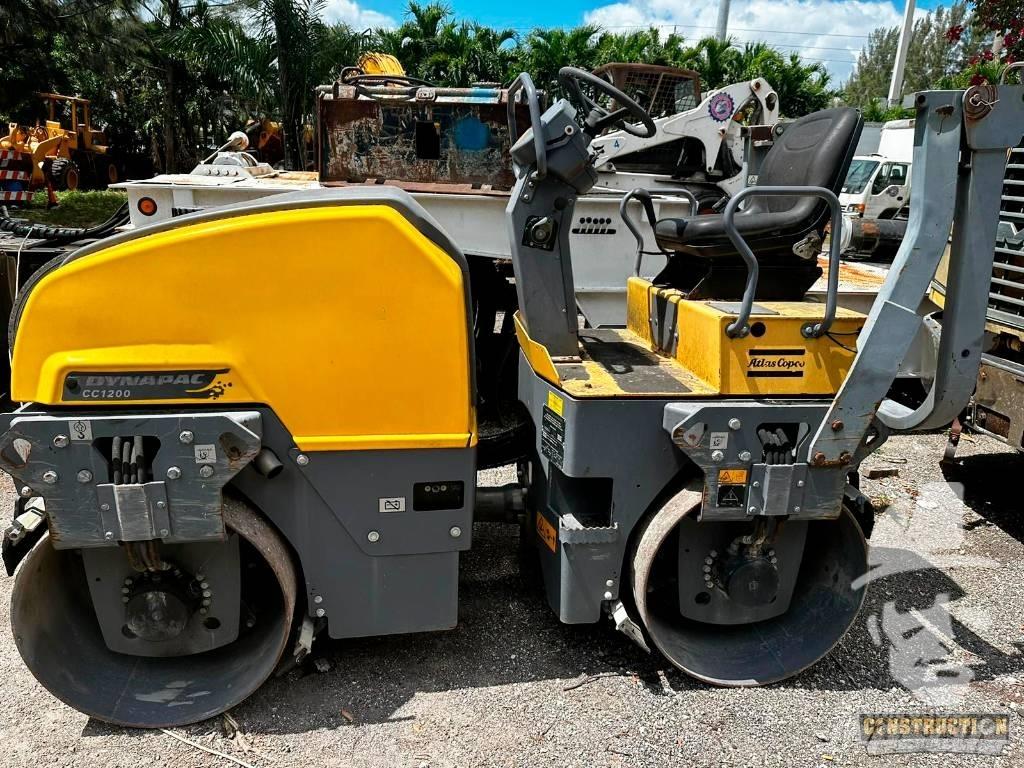 Dynapac CC 1200 Двойни барабанни ролки
