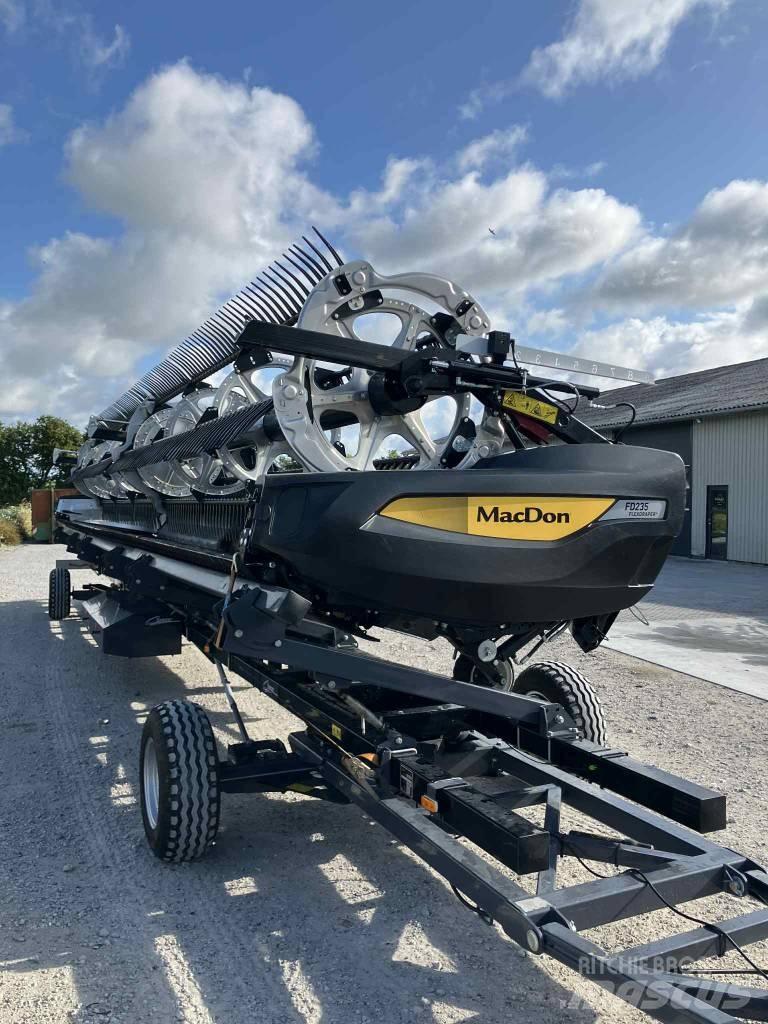 MacDon FD235 Глави за комбайн