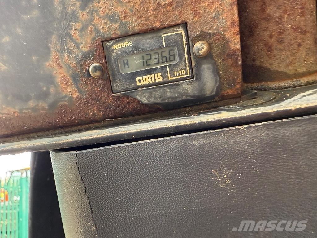 Mecalac TA 3 S Странични самосвали