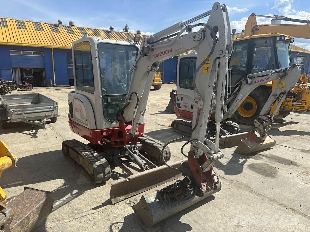 Takeuchi TB225 Мини екскаватори < 7 т
