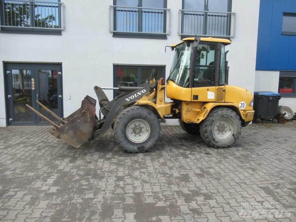 Volvo L 30 B Колесни товарачи