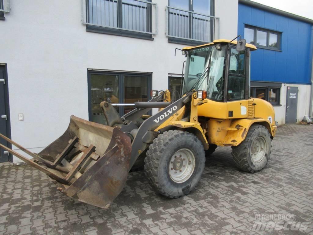 Volvo L 30 B Колесни товарачи