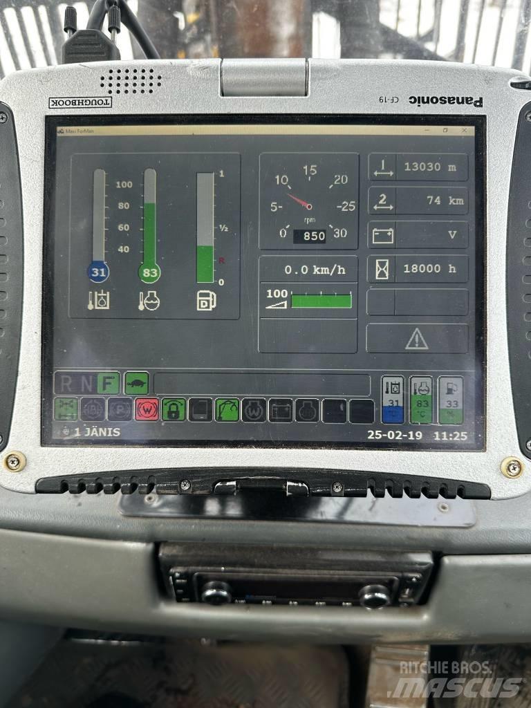 Komatsu 840 TX Форуардери