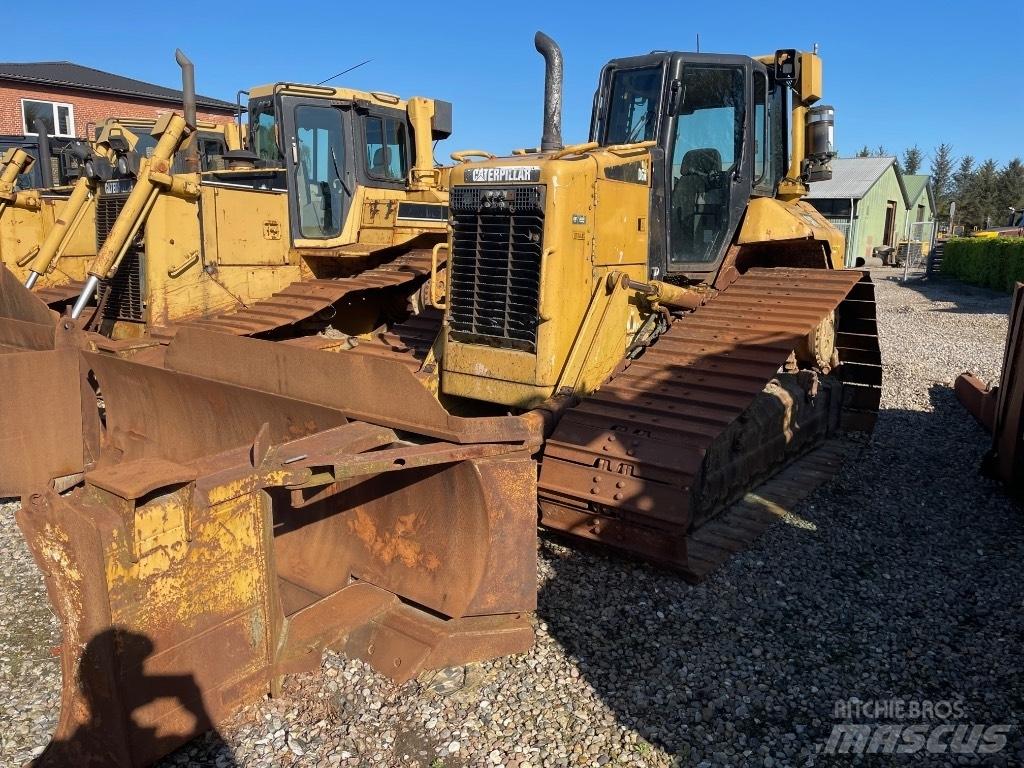 CAT D6N Верижни булдозери
