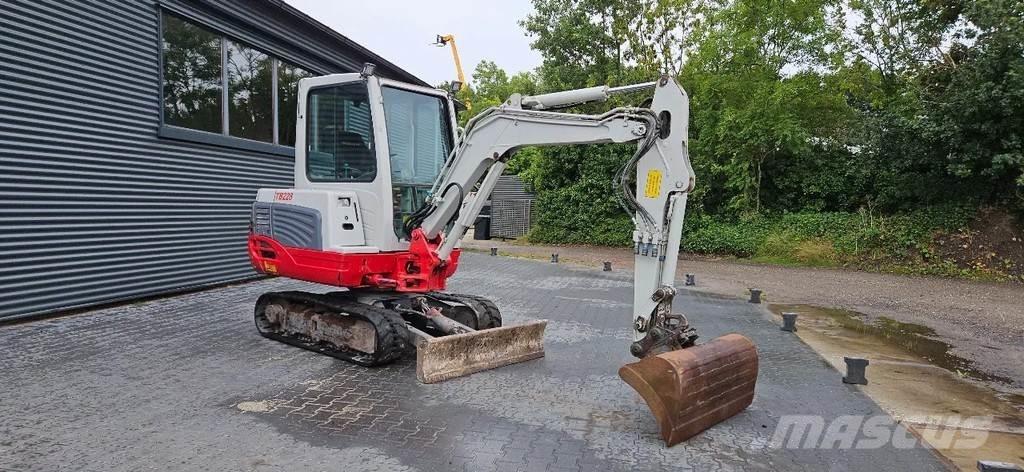 Takeuchi TB228 Мини екскаватори < 7 т