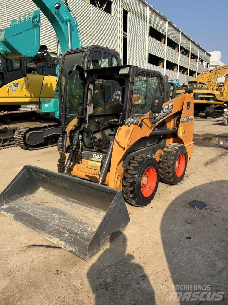 CASE SR 200 Мини товарачи
