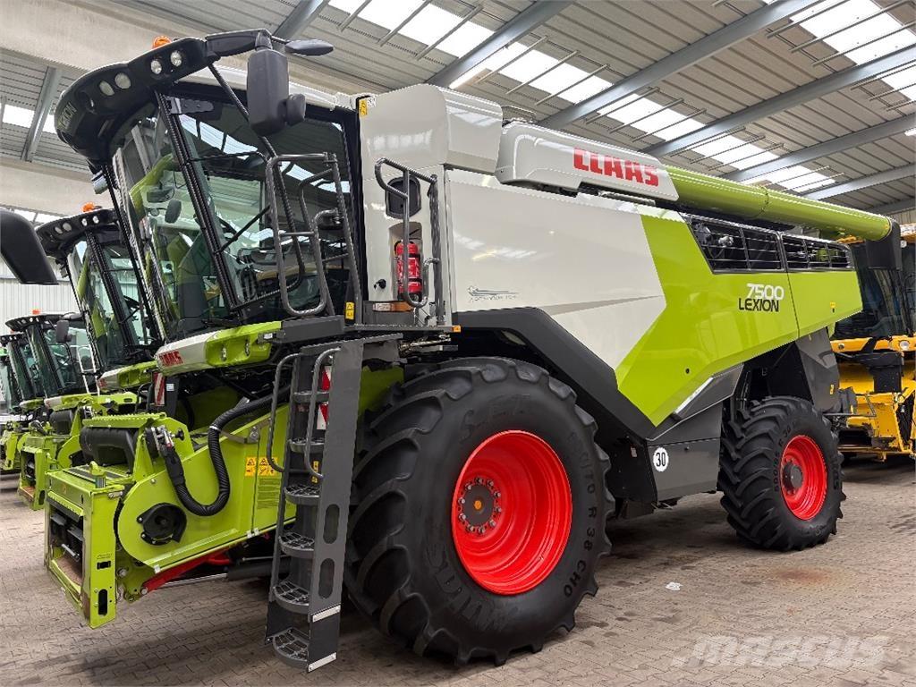 CLAAS LEXION 7500 Комбайни