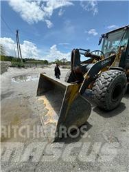 John Deere 624k-II Колесни товарачи