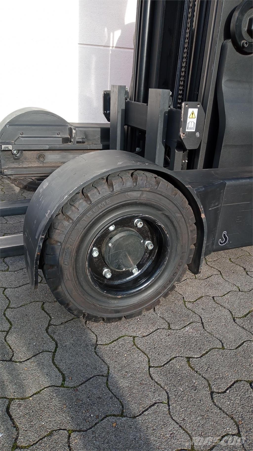 Toyota RRE160HR Ретрак/ Високоповдигач с изместване на вилката напред