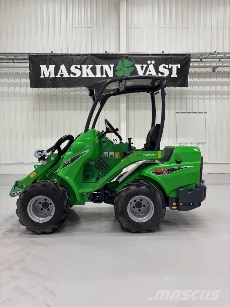 Avant 528 Многофункционални товарачи