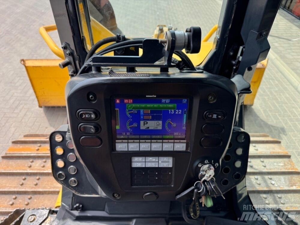 Komatsu D37PXi-24 Верижни булдозери

