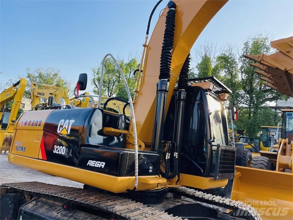 CAT 320d2l Верижен екскаватор